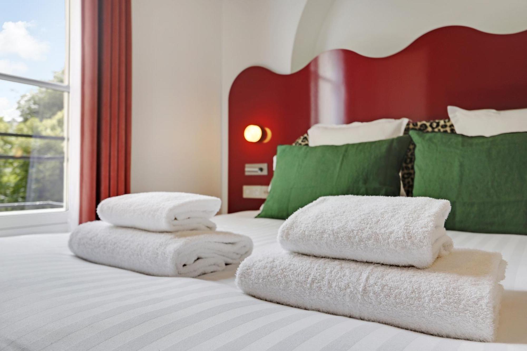Paris Home Collection Serviced Apartments In Notre Dame - Rue Savoie Exterior photo