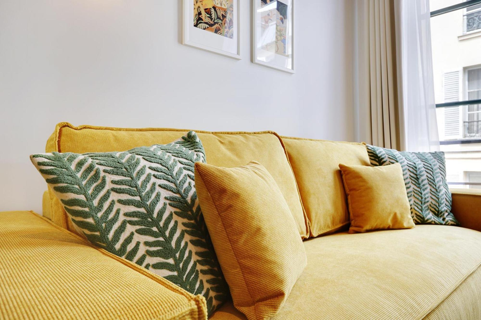 Paris Home Collection Serviced Apartments In Notre Dame - Rue Savoie Exterior photo